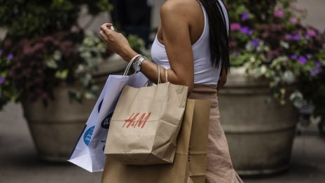 H&M продължава изоставането си спрямо конкурента Zara