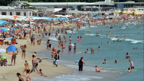 Лято 2017 г. ще е по-успешно от рекордната 2016 г., очаква министърът на туризма