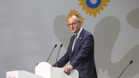 Съветниците на германския канцлер понижиха прогнозата си за икономическия растеж