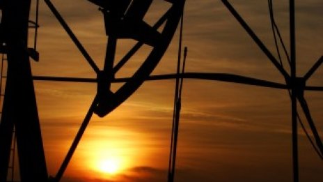 Представители на ОПЕК обсъждат вариант за повишаване на добивите на петрол 