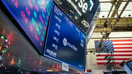 Слабите данни на трудовия пазар на САЩ предизвикаха разпродажби на Wall Street