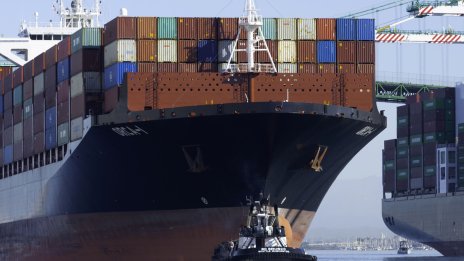 Търговският дефицит на САЩ е спаднал до почти 3-годишно дъно през август