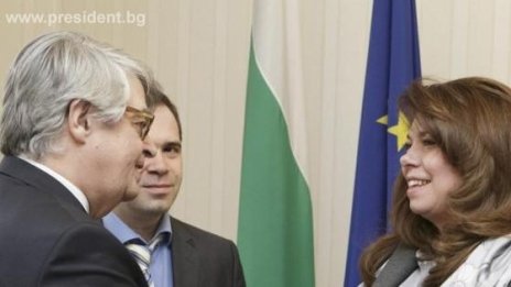 И. Йотова: България и Гърция трябва да имат ключови позиции по въпросите за бежанците