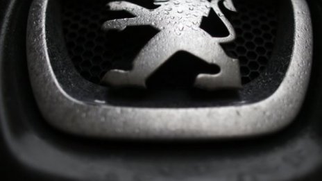 Работници на Peugeot окупираха завода в Олне