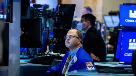 Wall Street приключи най-мрачната си сесия от 2020 г. насам