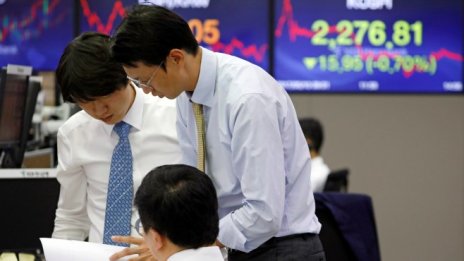 Решението на Фед да не намалява лихвите уби част от оптимизма на борсите в Азия