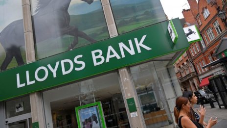 Затягането на колана се отплаща на Lloyds