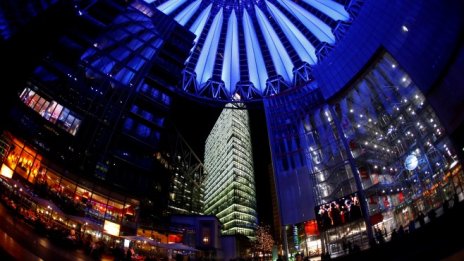 Лек спад отчитат продажбите на дребно в Германия през март