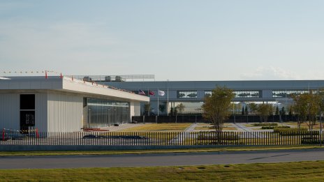 Федерални агенти задържаха 475 души в завод на Hyundai в САЩ