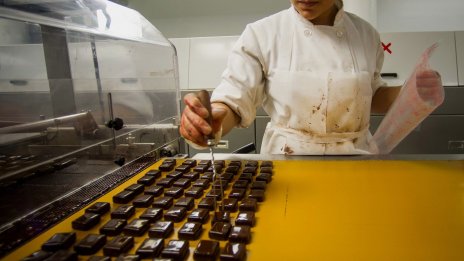 Заявленията за помощи при безработица в САЩ продължават да намаляват