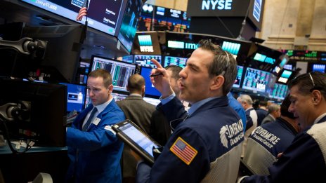 Wall Street започва на червено в очакване на протокола на Фед и отчета на Nvidia*