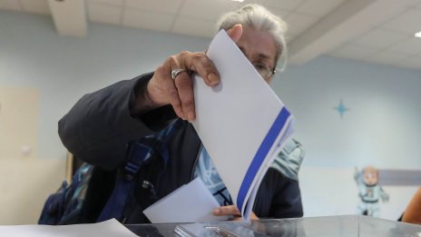 ЦИК: Изборният ден протича спокойно, има проблеми с машинния вот