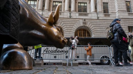 Каква печалба би донесла инвестиция от 10 хил. долара във водещи активи през 2024 г.?