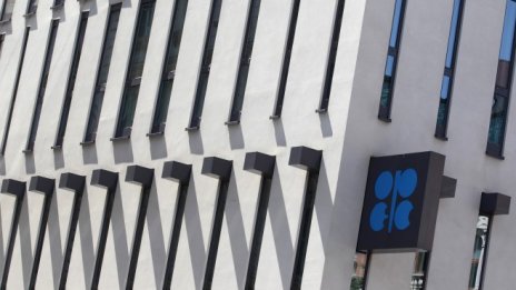 По-високият добив на Саудитска Арабия подкрепи производството на ОПЕК през април