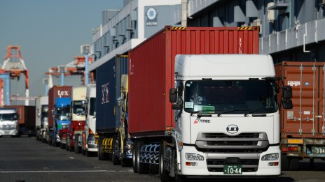 Износът на Япония надмина очакванията на фона на търговското напрежение