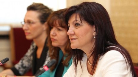 Променят над 100 закона, за да станат хартиените документи електронни