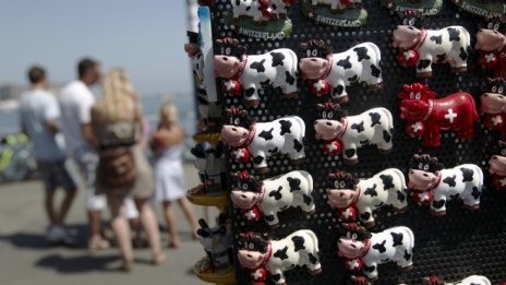 Швейцария отново води сред страните с най-високо заплащане за чужденци