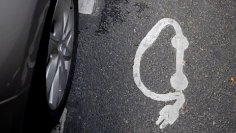 Британският милиардер Джеймс Дайсън пуска собствен електромобил до 2020 г.