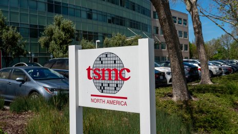 AI еуфорията изпрати TSMC в клуба за 1 трлн. долара