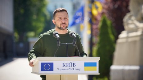 Заповедта за арест на Володимир Зеленски изчезна без обяснения
