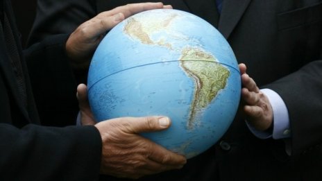 "Популистката вълна" разбива международните отношения