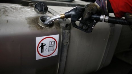 Емил Димитров: Бензинът не е скъп, заплатите ни са ниски