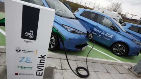 Реалистично ли е държавата да финансира електромобили за лична употреба?