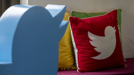 Twitter спечели иска си за ускорен процес срещу Илон Мъск