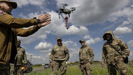 Украйна не може да достигне до заводите, в които Русия произвежда дронове