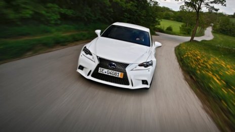 Lexus е премиум марката с най-бърз растеж в Европа