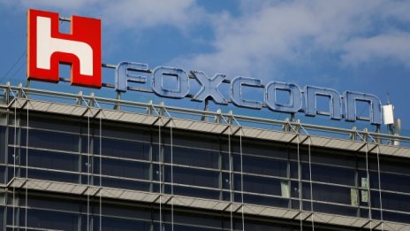 Foxconn обеща да построи завода в Уисконсин след разговор с Доналд Тръмп