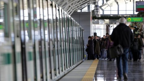Пуснаха столичното метро до летището