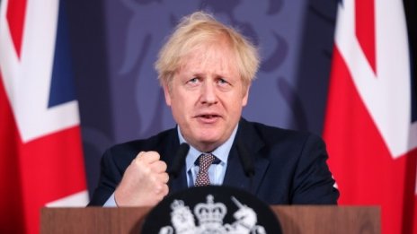 Борис Джонсън към Джеф Безос: Amazon трябва да плати съответните данъци