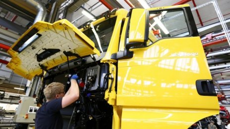 Частният сектор в еврозоната запазва инерцията си през август