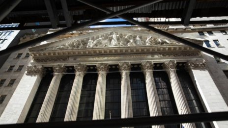 Dow възстанови част от загубите, но S&P не можа да премине на зелено