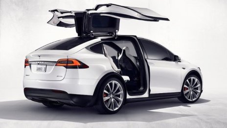 Tesla показа кросовъра Model X