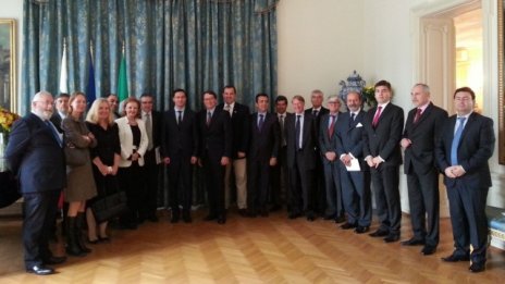 България ще търси съдействие от ЕК заради бежанците