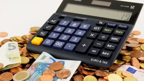 Ръстът на продажбите на дребно в България намалява до 0,4% през май