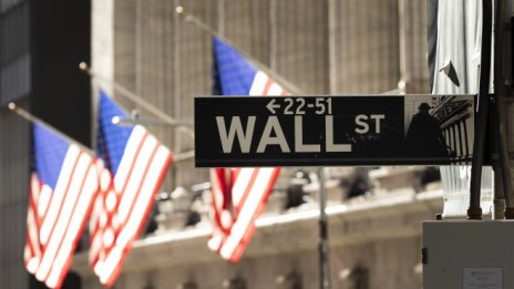 Wall Street приключи деня с ръстове, но седмицата &ndash; със спадове