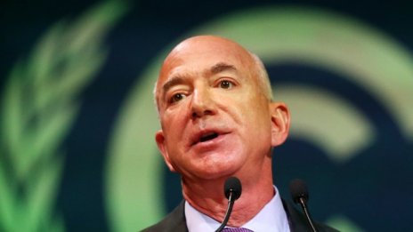 Безос: Харча повече за борба с климатичните промени, отколкото за космически туризъм