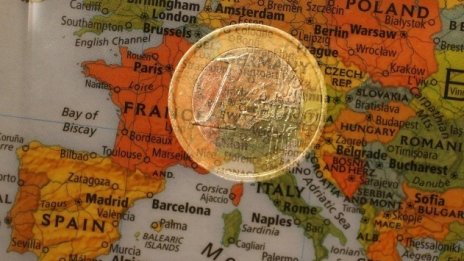 Финансовите брокери ще продължат да плащат данъци по новите правила