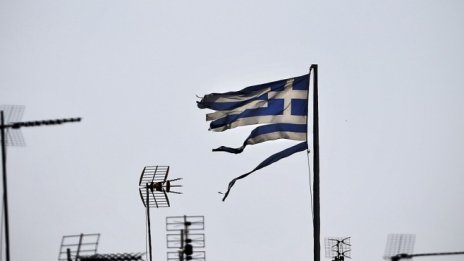 Атина празнува пирова победа с решението за дълга