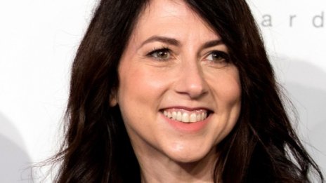 Бившата жена на Безос забогатява неволно все повече и повече