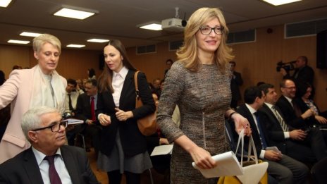 Захариева: Кандидатите за влизане в ЕС трябва да преодолеят умората от реформите