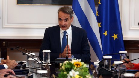 Мицотакис: Гърция не може да управлява сама миграционния проблем в ЕС