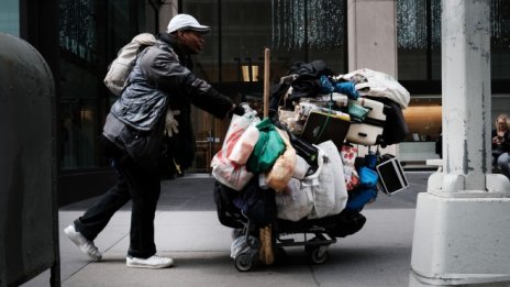 Oxfam: Четвърт милиард души рискуват да изпаднат в бедност тази година