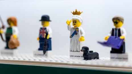 Няма опасност доларът да загуби финансовата си корона