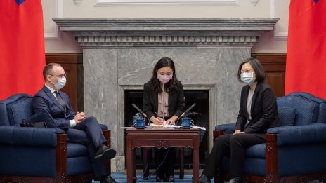 Защо Литва и Чехия се сближават с Тайван?