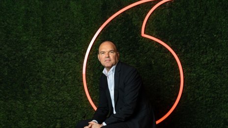 Изпълнителният директор на Vodafone се оттегля след серия неуспехи