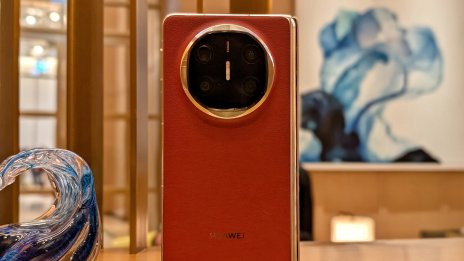 Huawei представи новия сгъваем телефон Mate X6 и серията nova 13